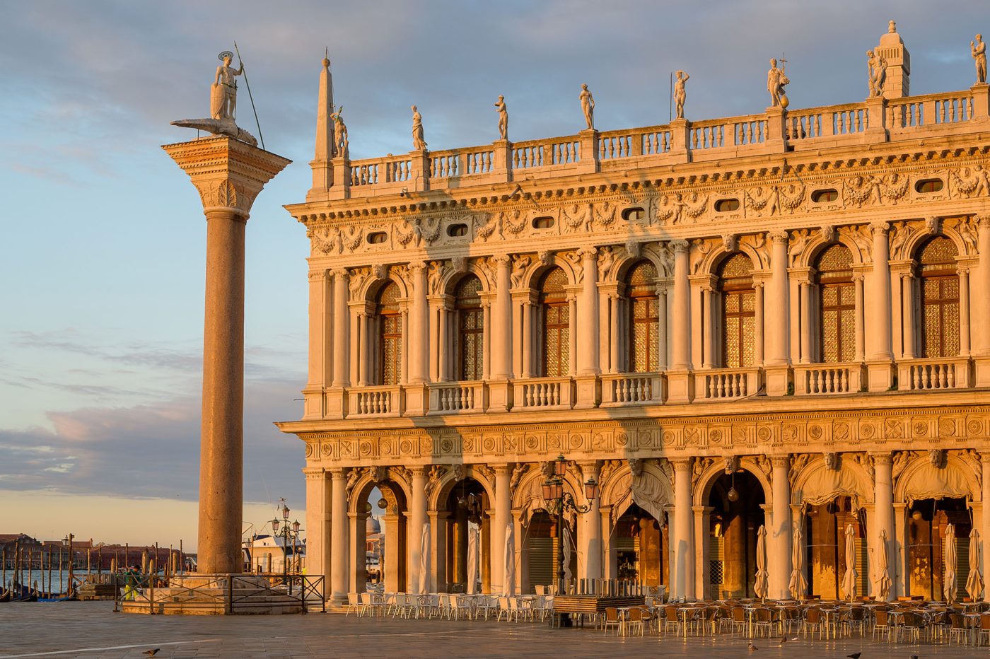 Piazza San Marco bei Sonnenaufgang - Bild 3