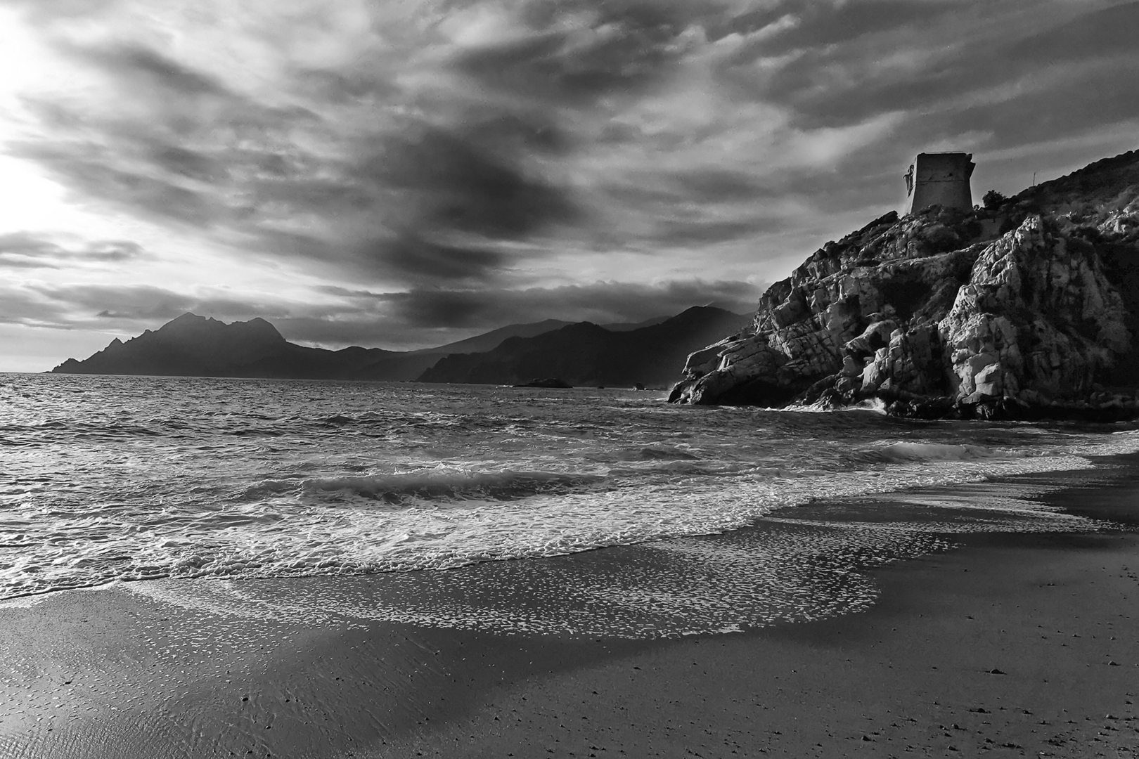 Wachturm am Meer - Foto: Oswald Engelhardt