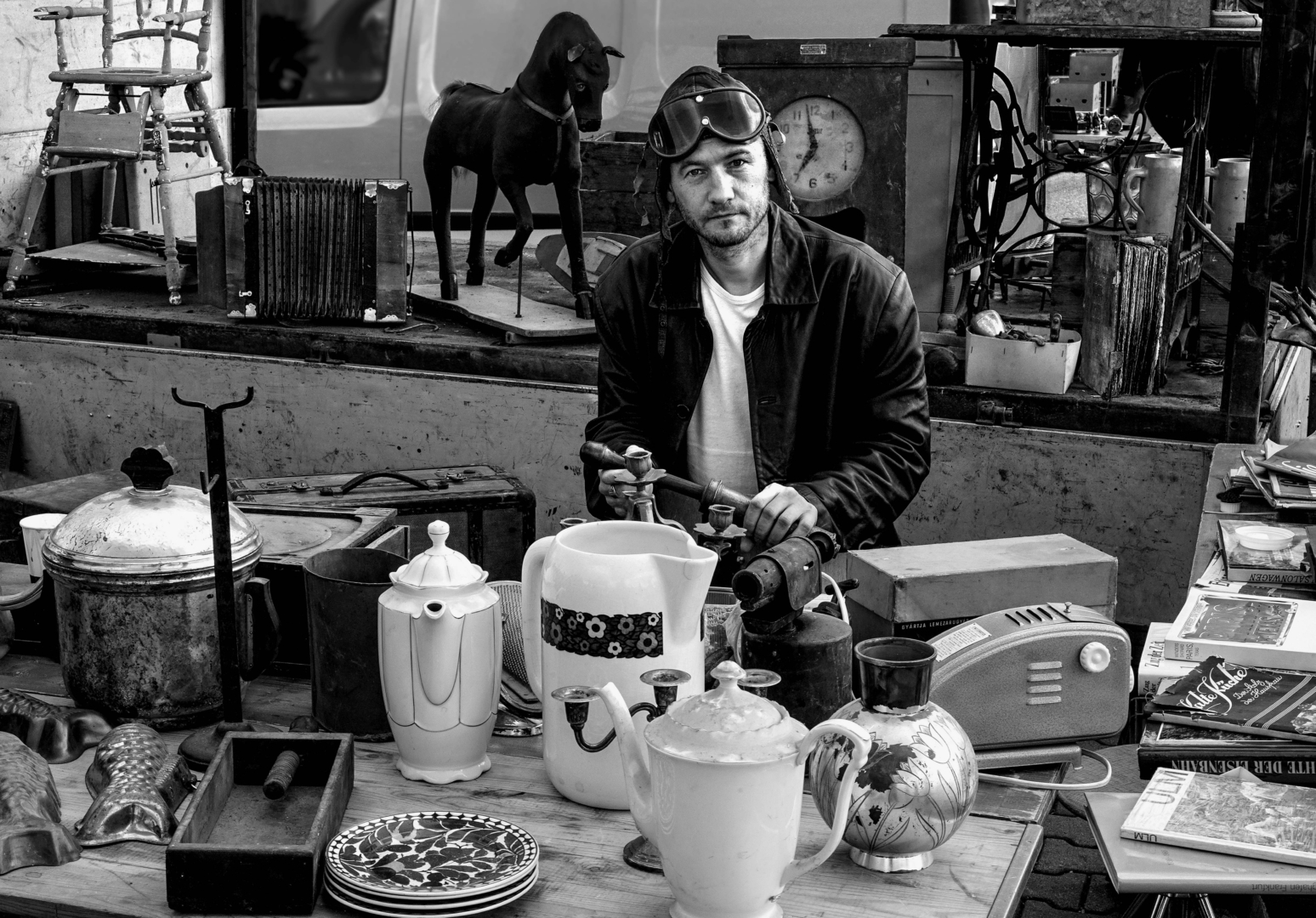 Am Flohmarkt - von Karl Eißner