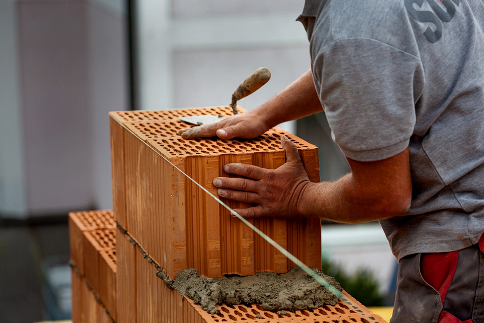 Der Maurer: Passt scho - Foto: Erich Hacker