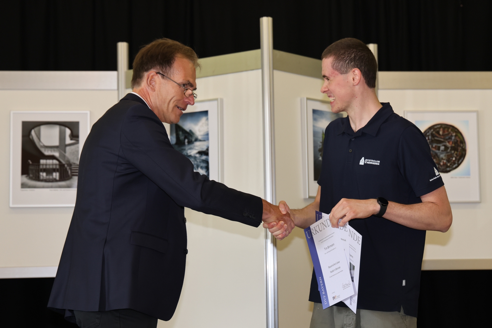 Medaille, Urkunde und Nadel in Bronze für Tim Birmann