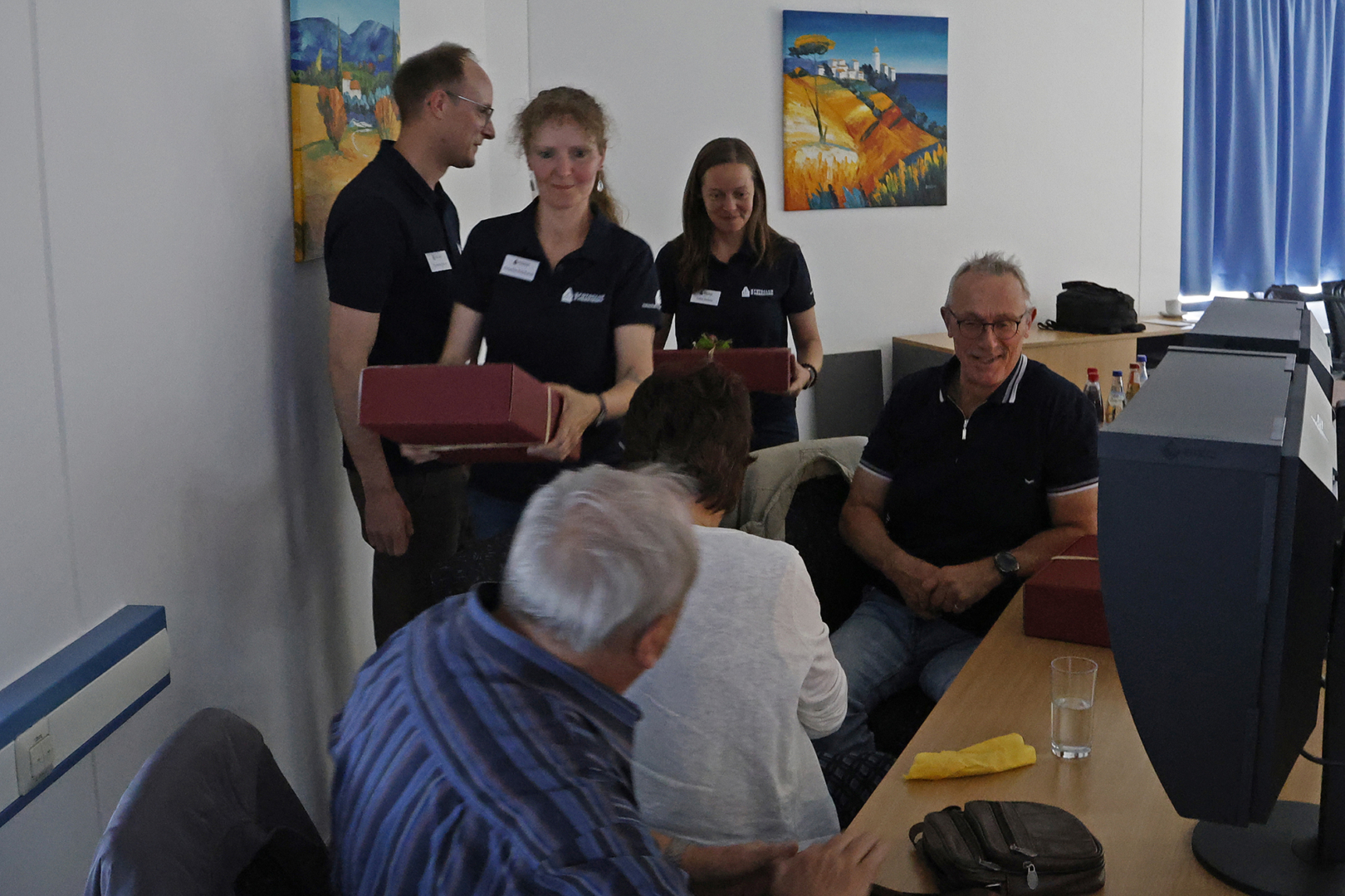 Mitglieder unseres Vorstandsteams bedanken sich beim Juryteam - Foto: Günther Holzinger